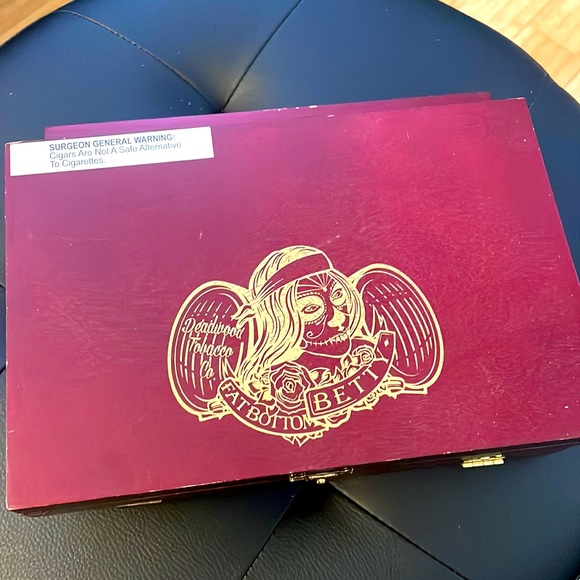 Fat Bottom Betty - Deadwood Tobacco Co. Wood Cigar Box with Metal Latch - Picture 1 of 8